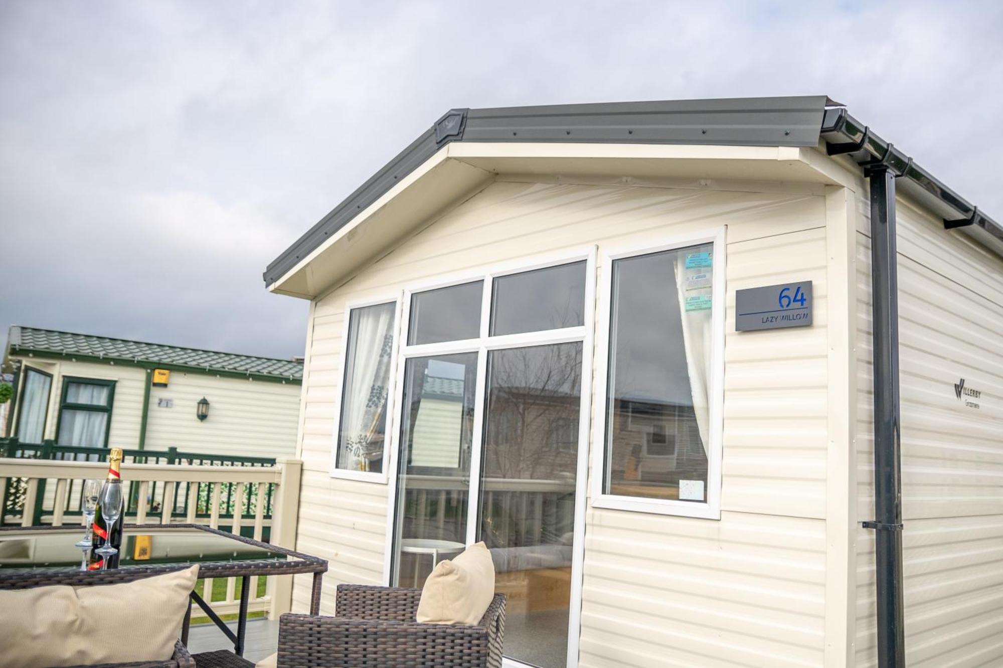 64 Lancaster The Lazy Willow 3 Bedroom Hot Tub Caravan Tattershall Lakes Luaran gambar