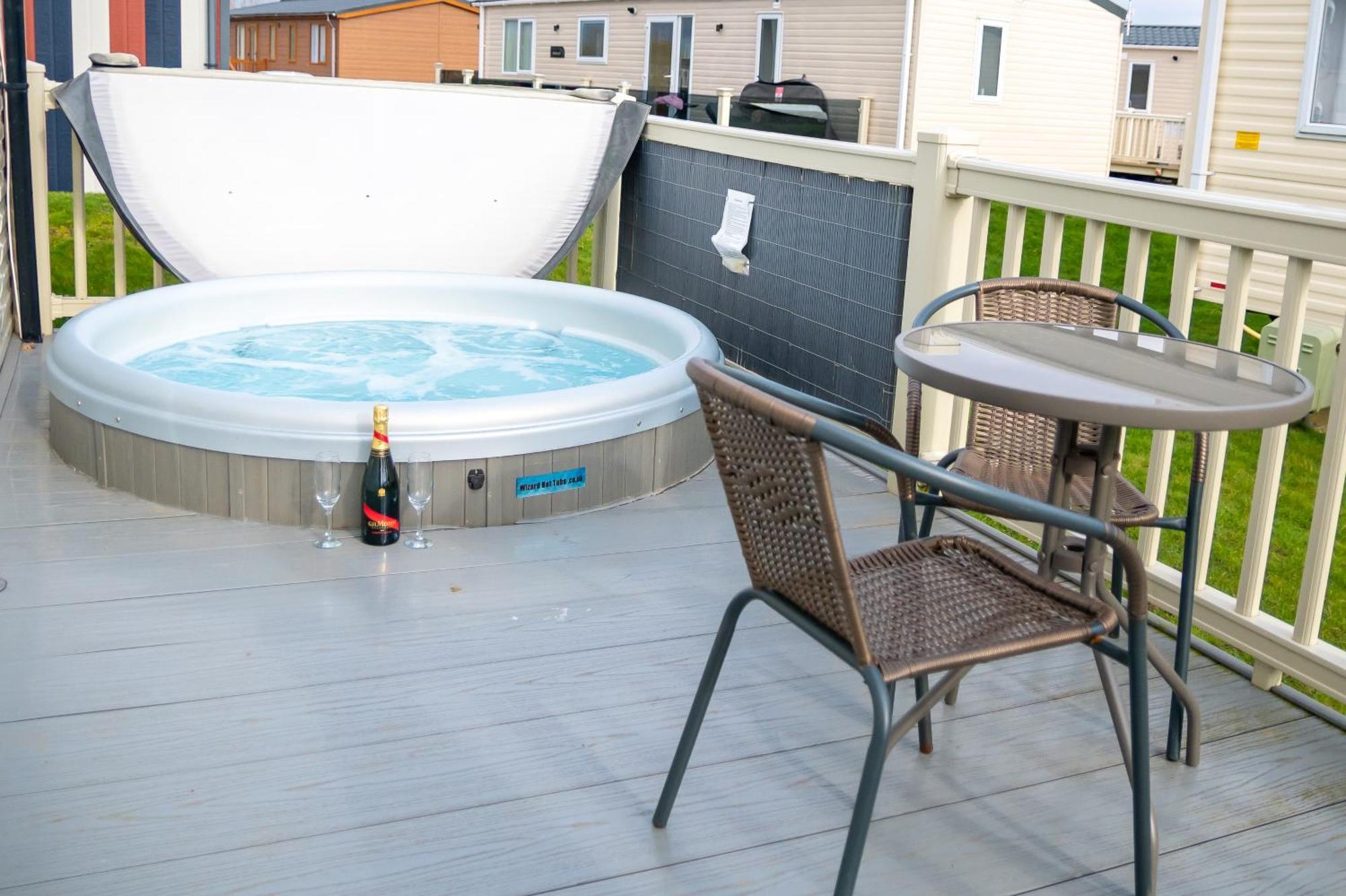 64 Lancaster The Lazy Willow 3 Bedroom Hot Tub Caravan Tattershall Lakes Luaran gambar